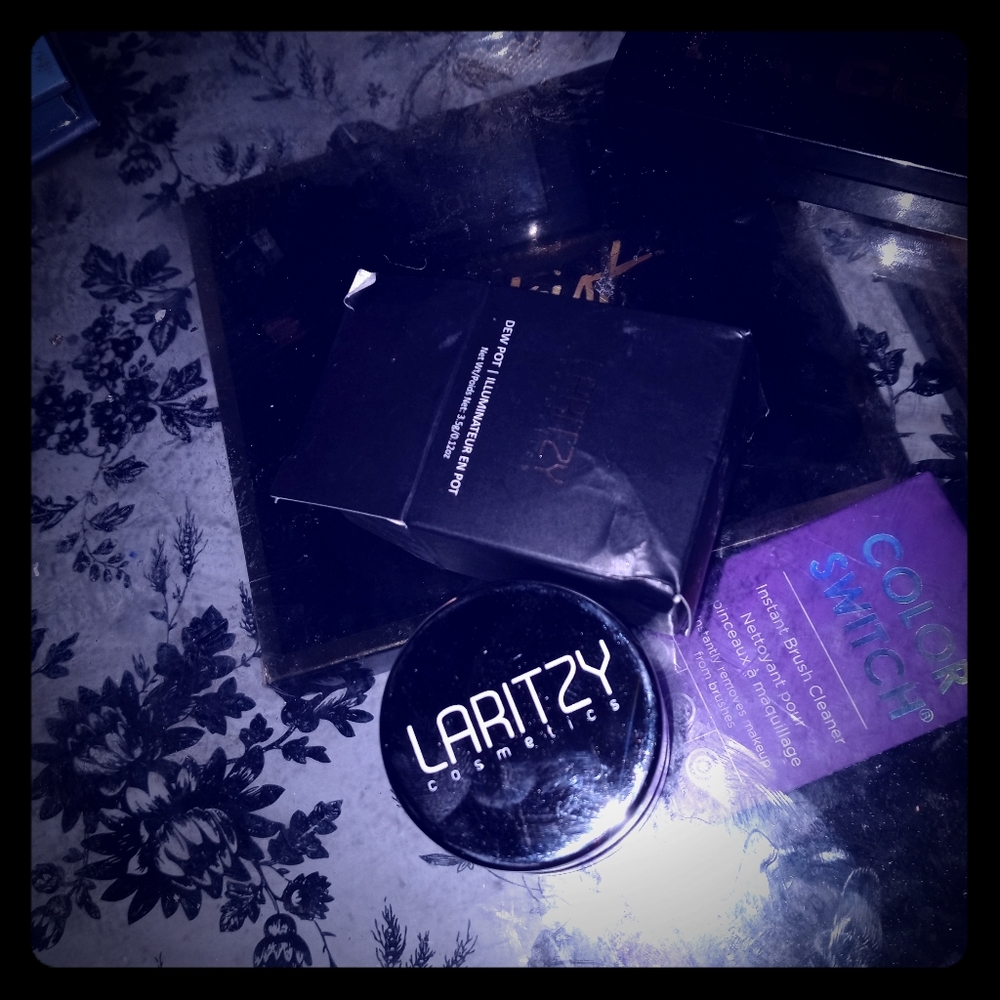 Laritzy honey gold pot and more